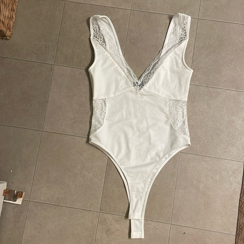 Lulus size S white bodysuit with lace detailing